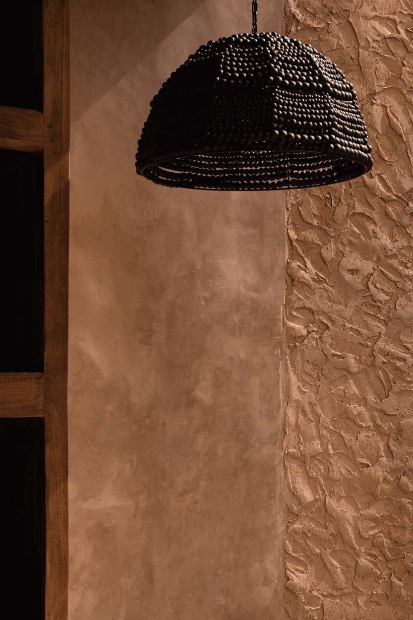 Pakabinamas šviestuvas Wooden Bead Dome – juodas - Image 4