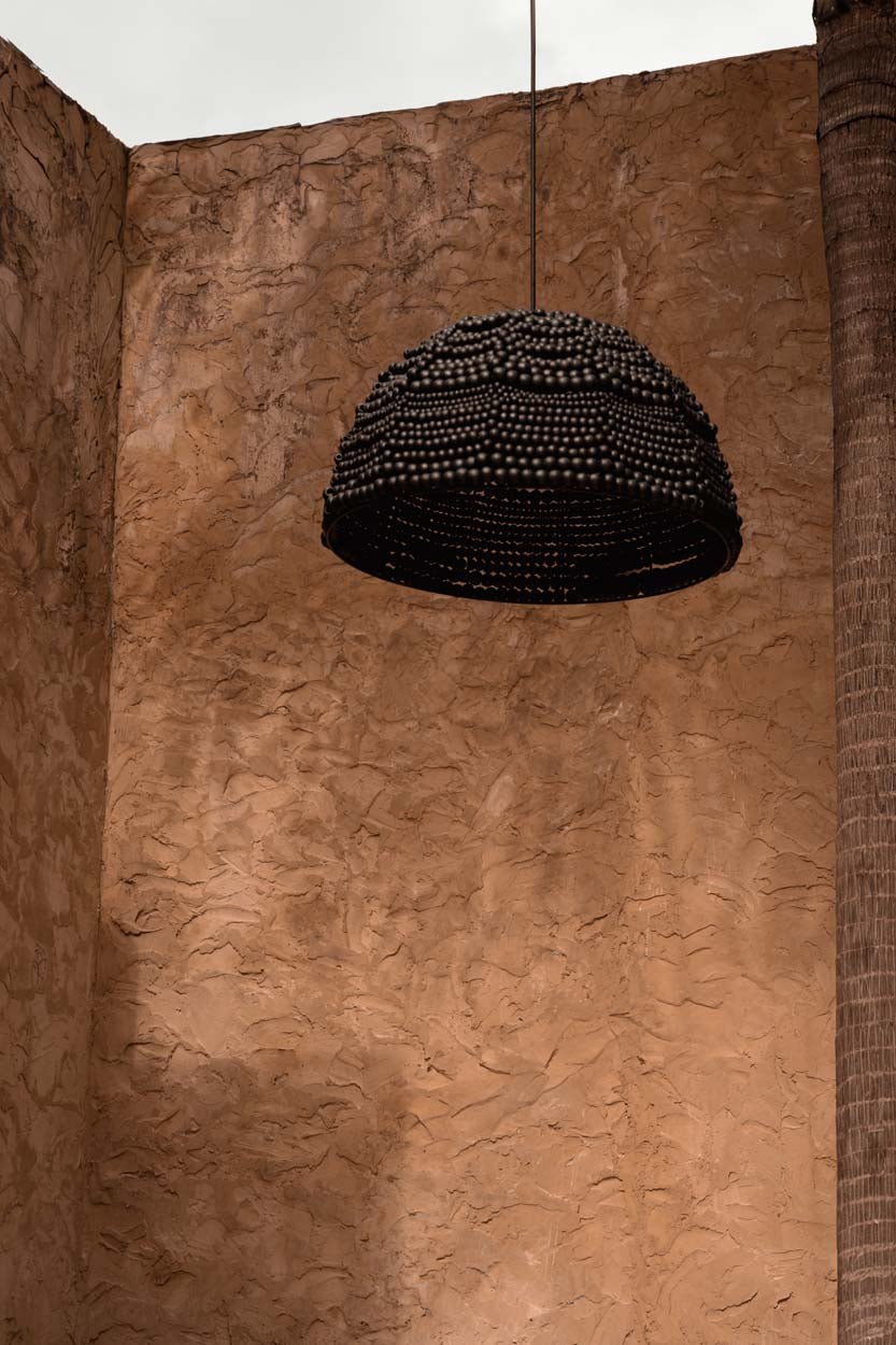 Pakabinamas šviestuvas Wooden Bead Dome – juodas - Image 3